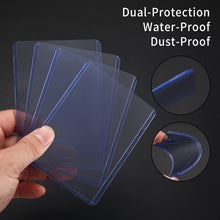 Carica l'immagine nel visualizzatore di Gallery, 50 Pz Custodie per Carte da Collezione, Top Loader Card Protectors, Bustine Protettive Carte Trasparente, Compatibile con PTCG Carte, YuGiOh, Giochi di Carte, Dimensioni Standard 76x101mm