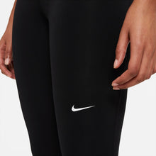 Carica l'immagine nel visualizzatore di Gallery, Nike Women's Tight W NP 365 Tight Crop, Black/White, CZ9803-013, S