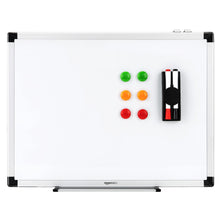 Carica l'immagine nel visualizzatore di Gallery, Amazon Basics Lavagna Bianca Magnetica con Cornice in Alluminio, Vaschetta Portapenne, 6 Magneti, 1 Cancellino, 2 Pennar