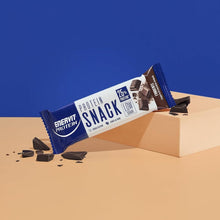 Carica l'immagine nel visualizzatore di Gallery, Enervit Protein Snack Fondente Barretta Proteica Low Sugar 27g Astuccio 8-25% Proteine, Ricco Fibre, Senza Glutine