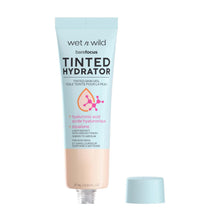 Carica l'immagine nel visualizzatore di Gallery, Wet n Wild, Bare Focus Tinted Hydrator, Crema Viso Colorata Idratante con Acido Ialuronico e Squalano Vegano, Texture Le