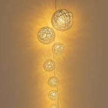 Carica l'immagine nel visualizzatore di Gallery, com-four® set da 2 catene luminose LED con 8 sfere, decorazione luminosa