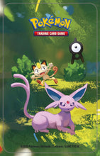 Carica l'immagine nel visualizzatore di Gallery, Pokémon: miniscatola da collezione Espeon dell’espansione 30° Anniversario del GCC Pokémon (1 foglio di adesivi, 1 carta