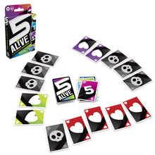Carica l'immagine nel visualizzatore di Gallery, 5 Alive, gioco di carte Hasbro Gaming dal ritmo incalzante per bambini e famiglie, giochi per tutta la famiglia, giochi di carte veloci da 2 a 6 giocatori
