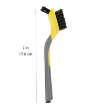 Carica l'immagine nel visualizzatore di Gallery, Amazon Basics spazzole mini in acciaio con impugnatura morbida, confezione da 3, Grigio/Giallo