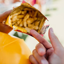 Carica l&#39;immagine nel visualizzatore di Gallery, Fonzies Gli Originali, Croccantini di Mais al Formaggio, Cotti al Forno, 188g (multipack 8 bustine da 23,5g)