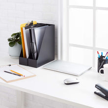 Carica l'immagine nel visualizzatore di Gallery, Amazon Basics Plastic Organizer - Portariviste, confezione da 2, Nero