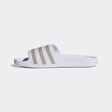 Carica l'immagine nel visualizzatore di Gallery, adidas Adilette Aqua Slides, Infradito Unisex - Adulto, Cloud White Platinum Cloud White, 39 EU