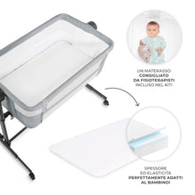 Carica l'immagine nel visualizzatore di Gallery, Kinderkraft NESTEE UP 2 Culla da affiancare, Lettino Co-Sleeping, 5 livelli di regolazione dell’altezza, 4 ruote per poterlo, Facile da Montare, Accessori materasso, Morbido materiale, Grigio Claro