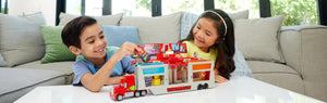 Mattel Disney e Pixar Cars, Mack Officina Cambia Colore con cabina di guida rimovibile, playset con truck e macchinina trasformabili, Saetta McQueen e accessori cambia colore, HPD82