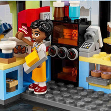 Carica l&#39;immagine nel visualizzatore di Gallery, LEGO Friends Caffè di Heartlake City, Giochi Didattici per Bambine e Bambini da 6 Anni, Negozio Giocattolo da Costruire con 3 Mini Bamboline, Cane, Caffetteria e Pasticceria, Idee Regalo 42618