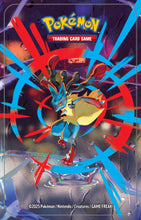 Carica l'immagine nel visualizzatore di Gallery, Pokémon: miniscatola da collezione Megaeroi (Mega Lucario) del GCC Pokémon (un foglio di adesivi, una carta con l’illustrazione della miniscatola e due buste di espansione)