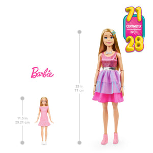Barbie - Bambola grande con capelli biondi, alta 71 cm con abito rosa scintillante, collana, fermaglio per capelli e tanti accessori, giocattolo per bambini, 3+ anni, HJY02