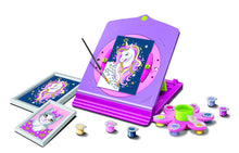 Carica l'immagine nel visualizzatore di Gallery, Ravensburger - CreArt Il Mio Fantastico Atelier, Dipingere con i Numeri, Kit Pittura Bambini, Gioco Educativo 7+ Anni, Tema Unicorni, con Cavalletto Regolabile, 18x24 cm