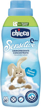 Carica l'immagine nel visualizzatore di Gallery, Chicco Sensitive Ammorbidente Concentrato 750ml, Ipoallergenico Cuore di Talco 0+ Mesi, Freschezza Intensa e Morbidezza Duratura, Senza Coloranti