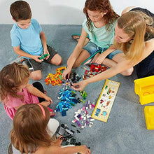 Carica l&#39;immagine nel visualizzatore di Gallery, LEGO Classic Scatola Mattoncini Creativi Grande, Set per Costruire Macchina Fotografica, Vespa e Ruspa Giocattolo, Giochi per Bambini e Bambine da 4 Anni, Contenitore Idee Creative, Idea Regalo 10698