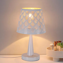 Carica l'immagine nel visualizzatore di Gallery, Bianco Lampada da tavolo, con interruttore, E27 lampada da comodino, paralume in metallo, lampada da tavolo a led, adatt
