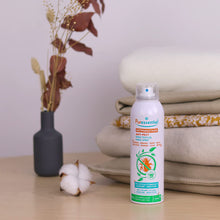 Carica l'immagine nel visualizzatore di Gallery, Puressentiel - Spray Acaricida Insetticida Presidio Medico Chirurgico - Per Tessuti - Efficacia Scientificamente Provata - Anti Reinfestazione a lunga durata - 0% gas propulsore - 150 ml, 1