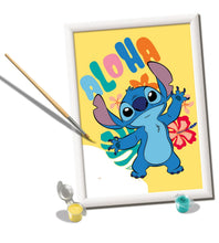 Carica l'immagine nel visualizzatore di Gallery, Ravensburger - CreArt Serie D, Aloha Stitch, Dipingere con i Numeri, Kit Pittura Bambini, Cornice Inclusa, Gioco Educativo, Idea Regalo Bambino e Bambina 9+ Anni, 18x13 cm
