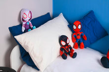 Carica l'immagine nel visualizzatore di Gallery, Simba - Disney Plush Marvel Spidey, 6315875810X12, +0 mesi, altezza 25 cm, in morbido tessuro, occhi che brillano al buio