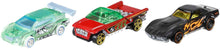 Carica l&#39;immagine nel visualizzatore di Gallery, Hot Wheels - Confezione da tre macchinine, veicoli classici ed esclusivi in scala 1:64 da collezionare, linee autentiche e decorazioni mozzafiato, giocattolo per bambini, 3+ anni, K5904