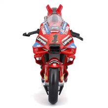 Carica l'immagine nel visualizzatore di Gallery, Maisto - Ducati Lenovo Team 2024 Bagnaia #1, Scala 1:18, Moto Diecast da Collezione con Dettagli Realistici, Licenza Uff
