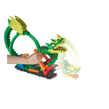 Carica l&#39;immagine nel visualizzatore di Gallery, Hot Wheels City - Dragone di Fuoco, Set da Gioco con Stazione Vigili del Fuoco e Pista-Corpo del Drago da sconfiggere, 1 macchinina Inclusa, Giocattolo per Bambini, 5+ Anni, HJV70