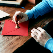 Carica l'immagine nel visualizzatore di Gallery, IPEA Buste Rosse con Cartoncino Interno Rosso - 20 Pezzi - Biglietti 14 X 9 cm con Cartoncino per Regali di Natale, Even