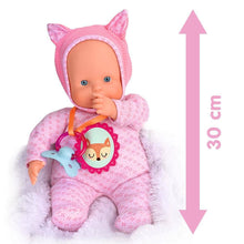 Carica l'immagine nel visualizzatore di Gallery, Nenuco - Blandito 5 Funzioni Rosa, Emette Suoni di Ciuccio e Succhiamento del Pollice come un Vero Bambino, Ride, Piange, Dice Mamma e Papà. Regalo per Bambini da 1 a 3 Anni FAMOSA (700014781)