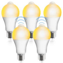 Carica l'immagine nel visualizzatore di Gallery, 5 lampadine LED E27 con sensore di movimento, lampadina LED con sensore di movimento PIR lampada 12W bianco caldo 2700K 
