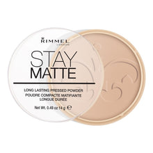 Carica l'immagine nel visualizzatore di Gallery, Rimmel - Cipria Compatta Stay Matte - Polvere Opacizzante a Lunga Tenuta per Pelli Grasse e Miste - Silky Beige - 14 g