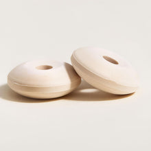 Carica l'immagine nel visualizzatore di Gallery, MAISON BERGER Ricarica Diffusore Auto Caresse de Coton, Set da 2 Ceramiche