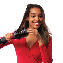 Carica l'immagine nel visualizzatore di Gallery, Revlon One- Step Asciugacapelli volumizzante, Tecnologia Ionica e Ceramica, Capelli medi e lunghi, Nero