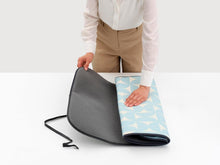 Carica l'immagine nel visualizzatore di Gallery, Brabantia Coperta da stiro con 6 strati, Tavola da stiro resistente al calore con base antiscivolo, Accessori lavanderia da portare in viaggio, Fresh Breeze, 65 x 1 x 120 cm