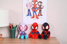 Carica l'immagine nel visualizzatore di Gallery, Simba - Disney Plush Marvel Spidey, 6315875810X12, +0 mesi, altezza 25 cm, in morbido tessuro, occhi che brillano al buio