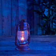 Carica l'immagine nel visualizzatore di Gallery, Lunartec LED-Sturmlampe im Öllampen-Design mit Flammen-Imitation, Bronze