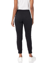 Carica l'immagine nel visualizzatore di Gallery, Amazon Essentials Pantaloni da Jogging in Pile con Risvolto (Disponibili in Taglie Forti) Donna, Nero, M