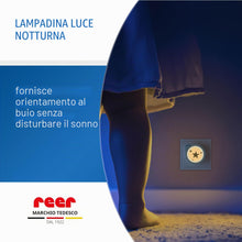 Carica l'immagine nel visualizzatore di Gallery, reer NightGuide Star, luce notturna a LED con sensore crepuscolare, luce bianca calda, risparmio energetico, per prese, 
