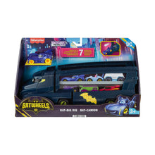 Carica l'immagine nel visualizzatore di Gallery, Fisher-Price DC Batwheels - Bat-Autotreno, playset Autotreno con rampa e veicolo Bam Batmobile in scala 1:55 incluso, può contenere 7 macchinine die-cast, giocattolo per bambini, 3+ anni, HMX07