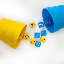 Carica l'immagine nel visualizzatore di Gallery, Asmodee – PERUDO (Nuova Edizione) – Gioco da Tavolo di Bluff