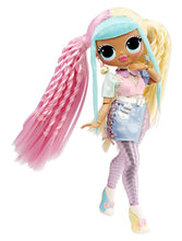 Carica l&#39;immagine nel visualizzatore di Gallery, L.O.L. Surprise! OMG House of Surprises Bambola alla Moda Serie 2, CANDYLICIOUS, Include accessori e supporto per la bambola, Da collezione, Età: 4+ anni, 586111