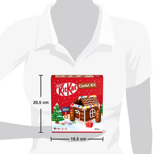 Carica l'immagine nel visualizzatore di Gallery, KITKAT Cabin Kit Casetta Natale con Wafer ricoperto di Cioccolato al Latte 461g