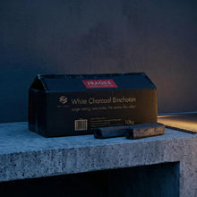 Carica l'immagine nel visualizzatore di Gallery, Ken Chiku Binchotan Carbone Bianco, 10 Kg Di Bricchette Da Barbecue, Tempo Di Combustione Lungo, Senza Fumo E Inodore, C