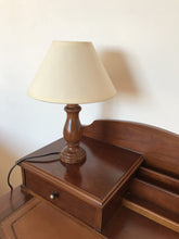 Carica l'immagine nel visualizzatore di Gallery, Paralume Lampada Per Comodino. Paralume Bajour Comodino Decorativo. Paralume Lampada Tetto Facile Da Mettere. Paralume D