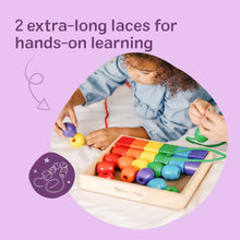 Carica l'immagine nel visualizzatore di Gallery, Melissa &amp; Doug Perline Grandi in Legno da Infilare – Cassetta in Legno con Perline Colorate, Gioco di Incastri, Giochi M