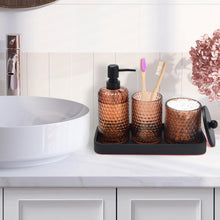 Carica l'immagine nel visualizzatore di Gallery, Set di accessori per il bagno, 4 pezzi in vetro ambrato set di accessori da bagno - dispenser sapone lozione, portaspazzolino, dispenser Qtip Holder e vassoio in resina, organizer da banco, ambra