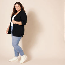 Carica l'immagine nel visualizzatore di Gallery, Amazon Essentials Cardigan Leggero Aperto sul Davanti (Disponibile in Taglie Forti) Donna, Nero, XXL