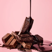 Carica l'immagine nel visualizzatore di Gallery, essence CHOCO BOMB shiny lipgloss naturale idratante finish lucido (10 ml)