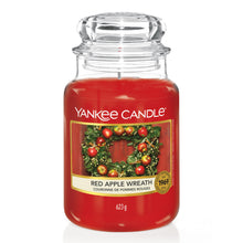 Carica l'immagine nel visualizzatore di Gallery, Yankee Candle Candela profumata in giara grande, Red Apple Wreath, Durata Fino a 150 Ore