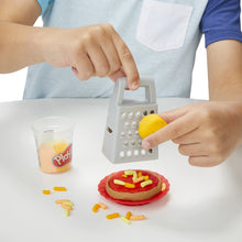 Carica l&#39;immagine nel visualizzatore di Gallery, Play-Doh Kitchen Creations - La Pizzeria, playset con 6 vasetti di Pasta modellabile e 8 Accessori